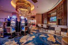 Meja Lightning Dice langsung di aplikasi blangkon slot dengan tiga dadu dan papan hasil
